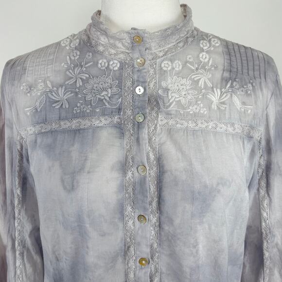 LoveShackFancy Ronda Top in Washed Denim Size Large Embroidered Peasant Tie-Dye - Picture 5 of 12